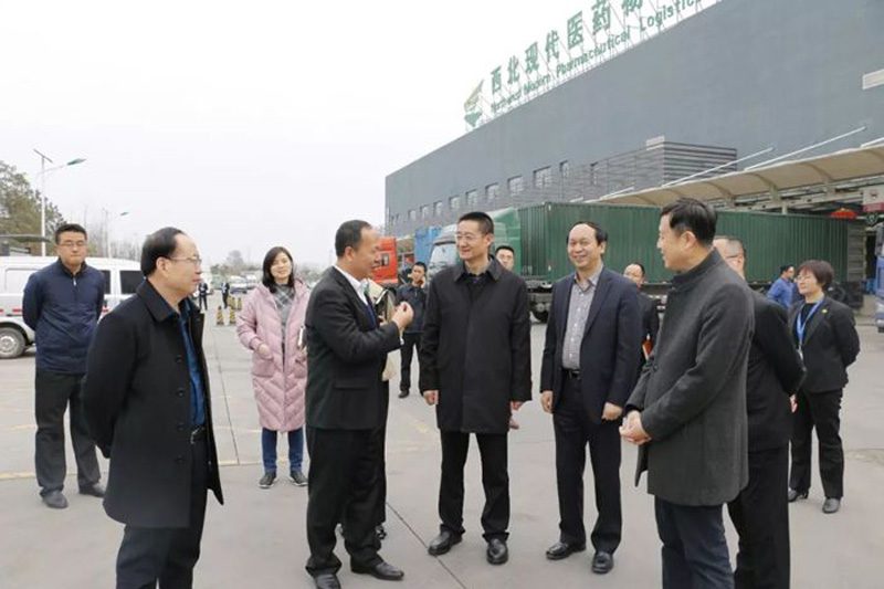 20180227省食藥監(jiān)管局局長張小寧在西北現(xiàn)代醫(yī)藥物流調(diào)研.jpg